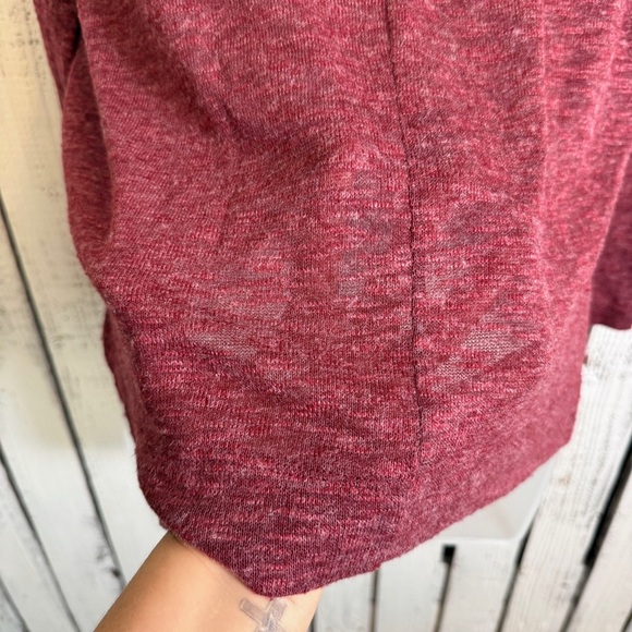 Old Navy V-neck Sweater Women’s Size XS Oversize Fit Heather Maroon Lightweight - Picture 8 of 11